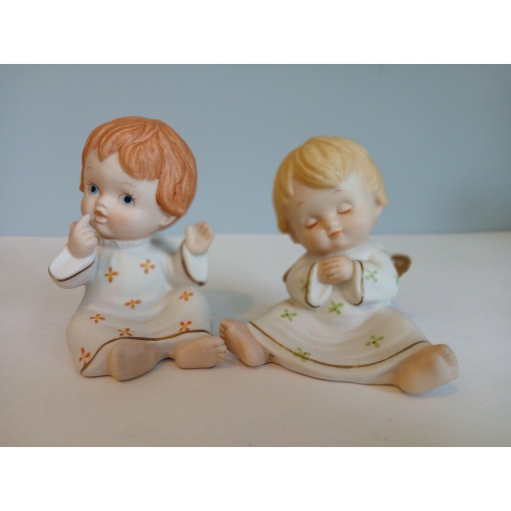 2 Enesco baby Angels 1979 Figurines sitting pretty Ceramic Vtg Set has redlabels